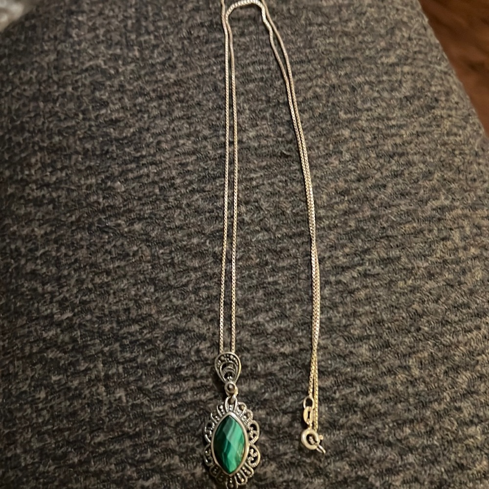 Beautiful Malachite Green Center Stone w/diamonds silver necklace